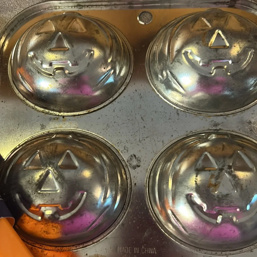Jack-O-Lantern Baking Molds